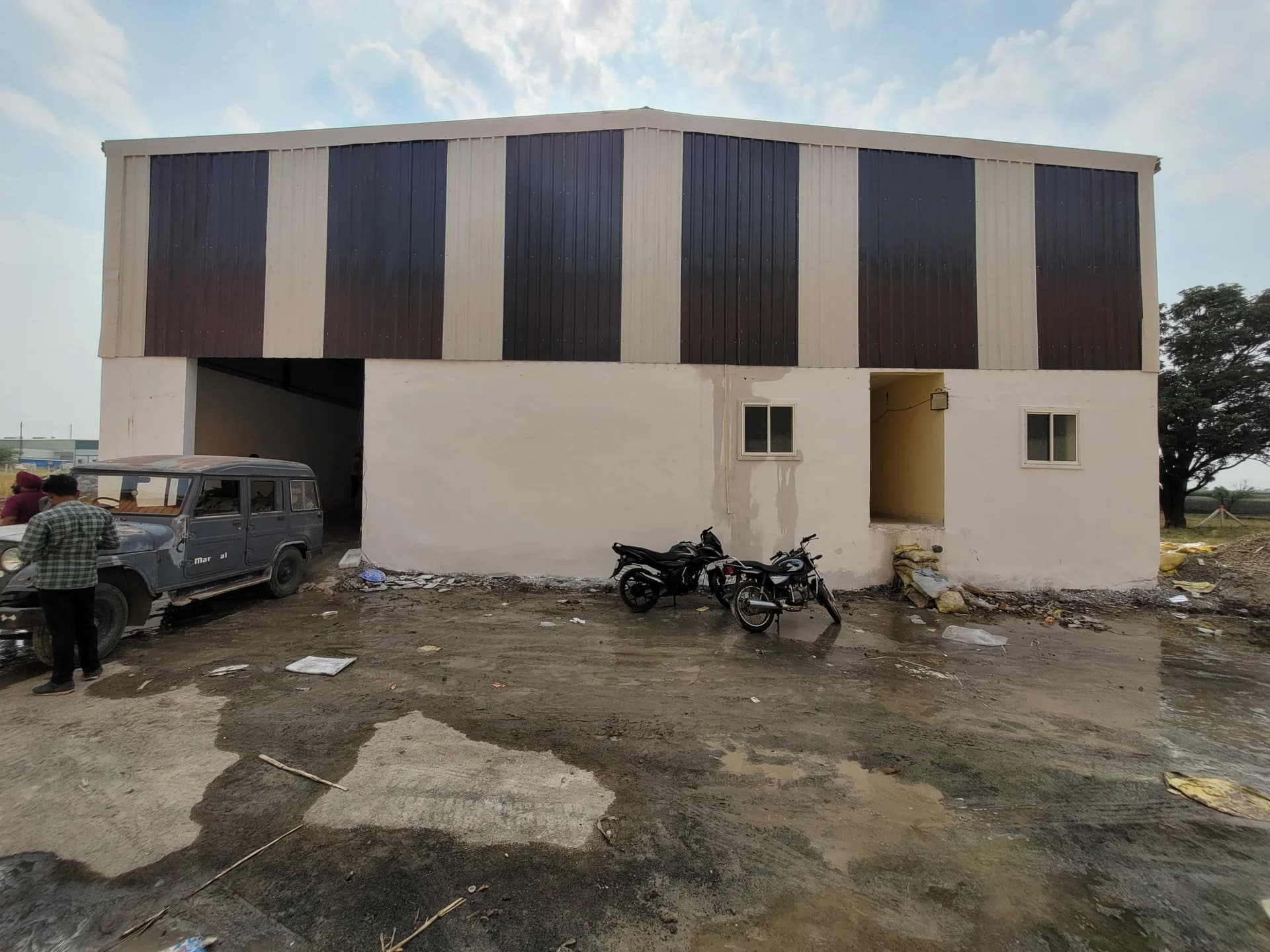 PEB (Pre-Engineered Building)