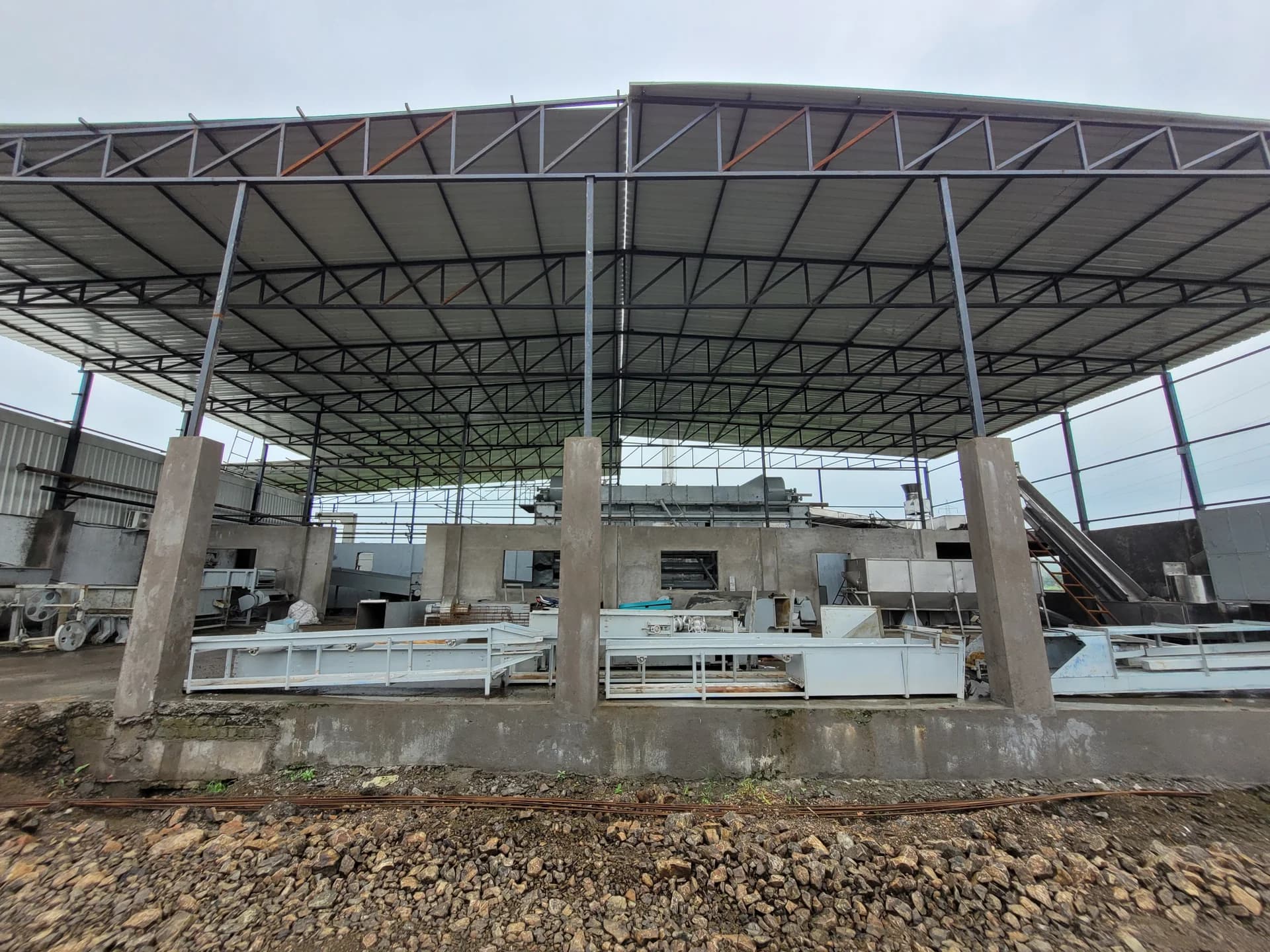 PEB (Pre-Engineered Building)