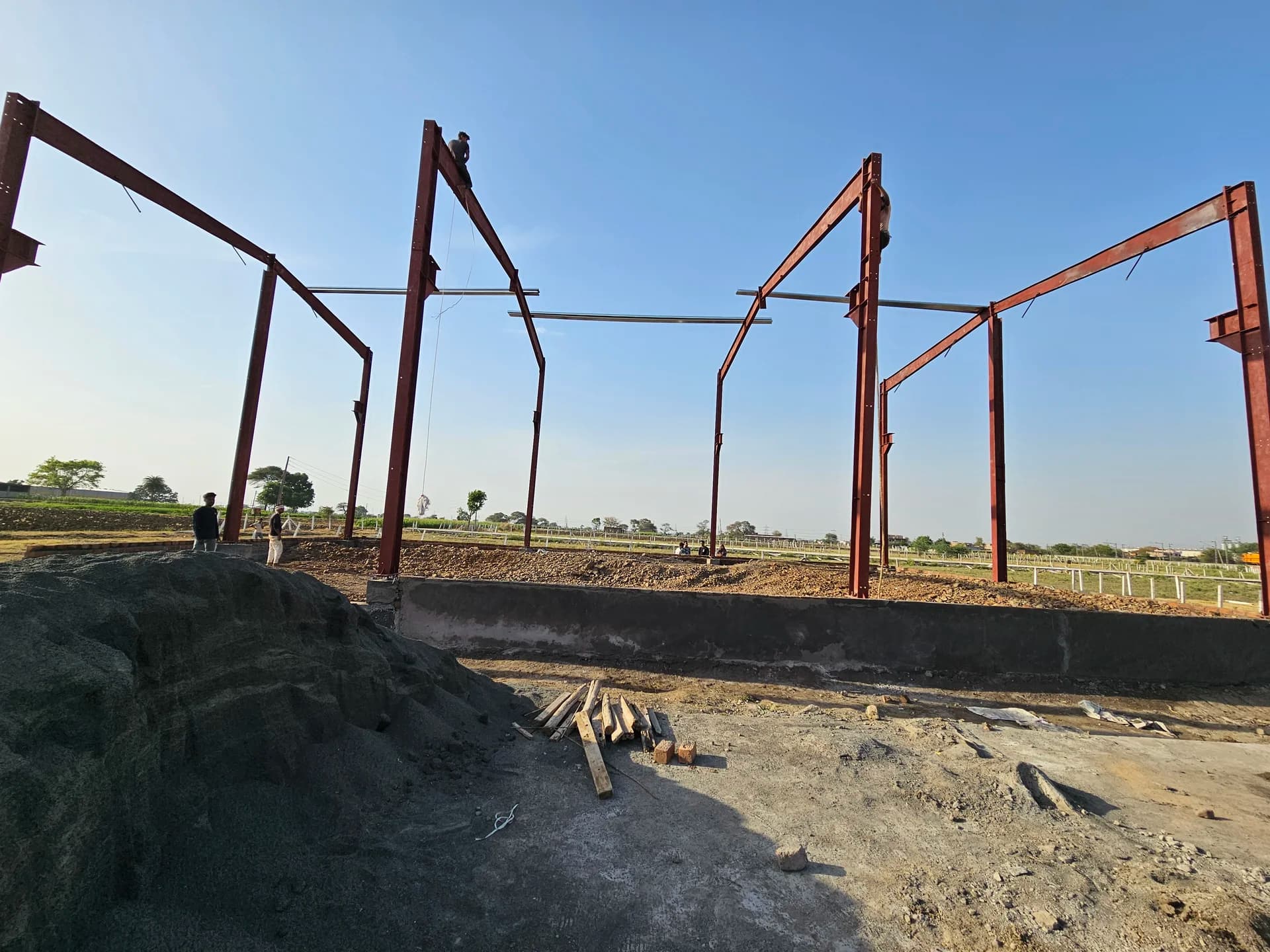 PEB (Pre-Engineered Building)